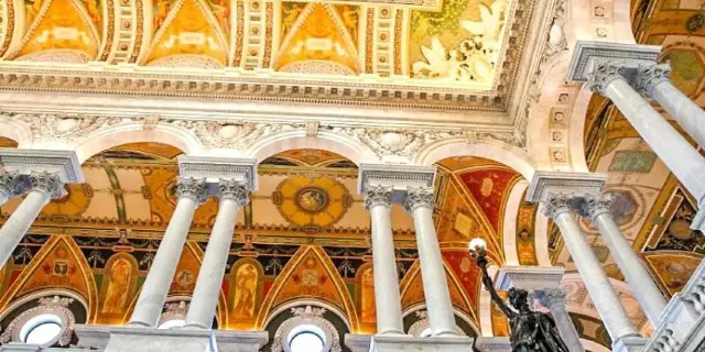 Hướng Dẫn Chi Tiết Cách Tạo Dáng Chụp Ảnh Với Cây Thông Noel Đẹp Lung Linh