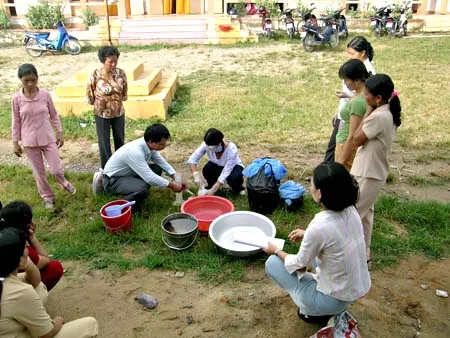 Hướng dẫn phương pháp tẩm màng chống mối