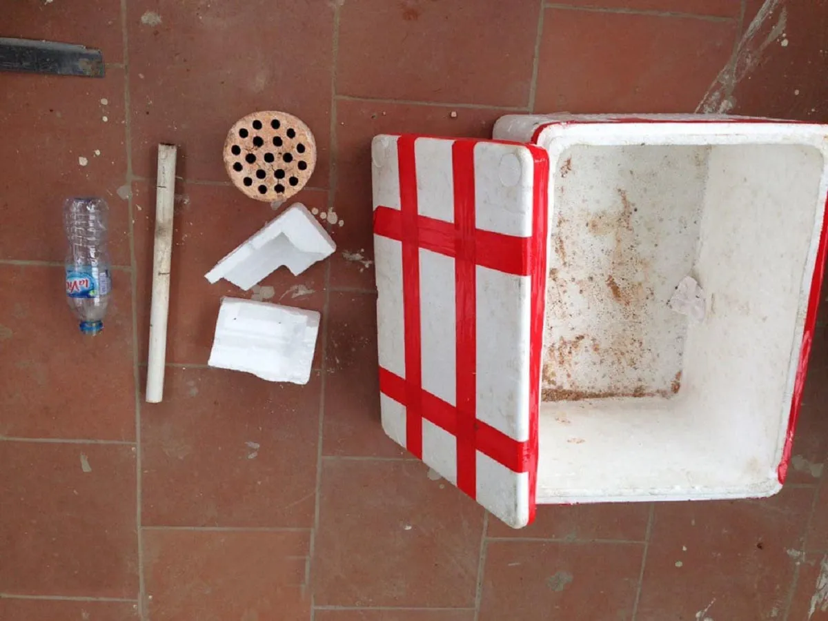 Cách Đục Lỗ Thùng Xốp Sử Dụng Than Tổ Ong