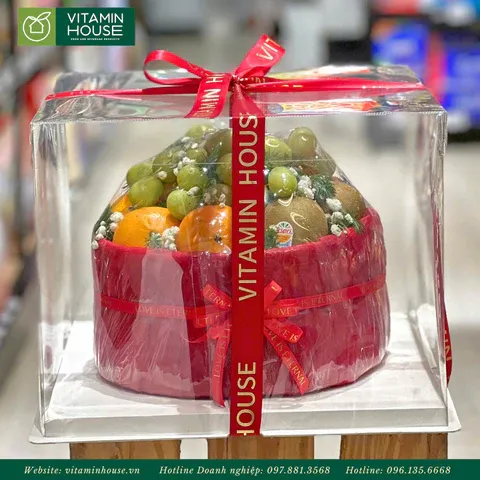 Hộp quà trái cây thiết kế kiểu bánh kem đẹp mắt tặng người yêu