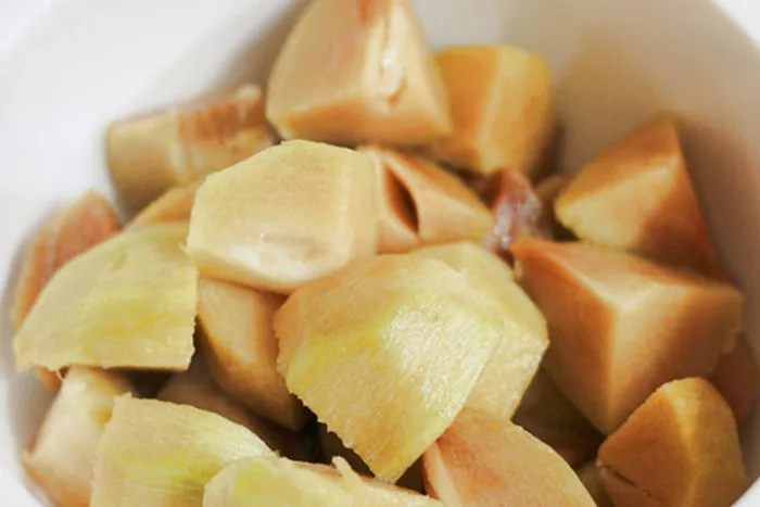 Bé ăn dặm trái cây với hồng xiêm giúp tăng cân