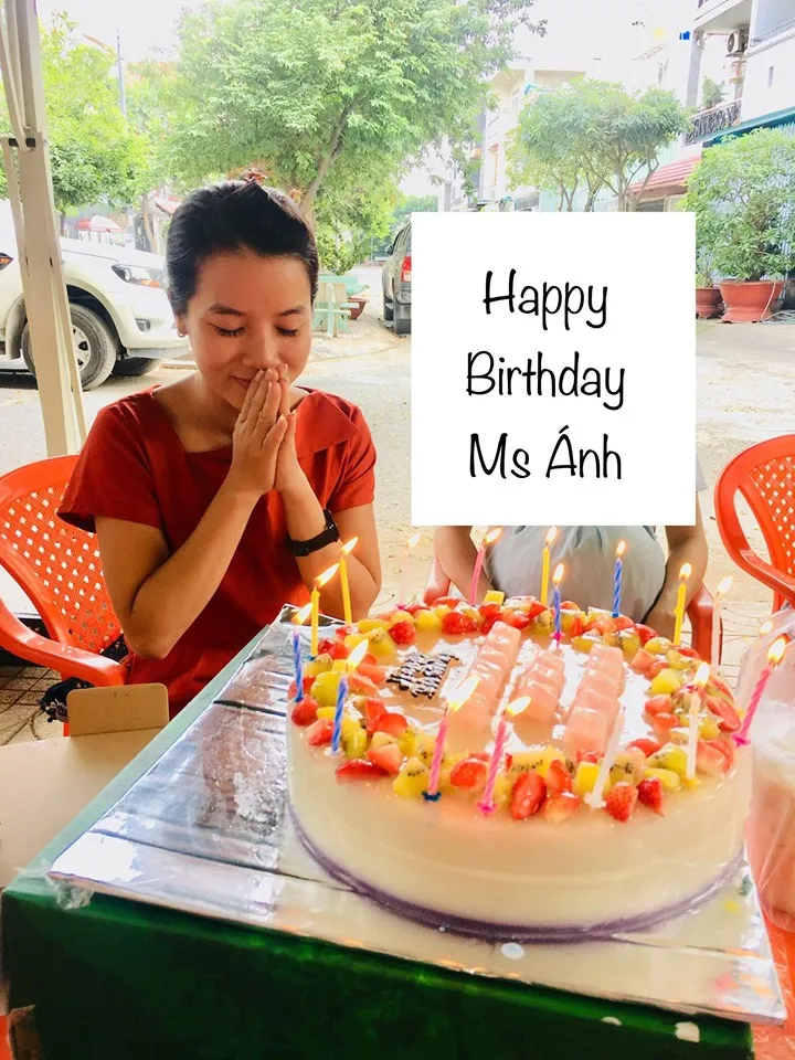 Mẫu bánh sinh nhật rau câu trái cây với màu sắc bắt mắt từ thiên nhiên