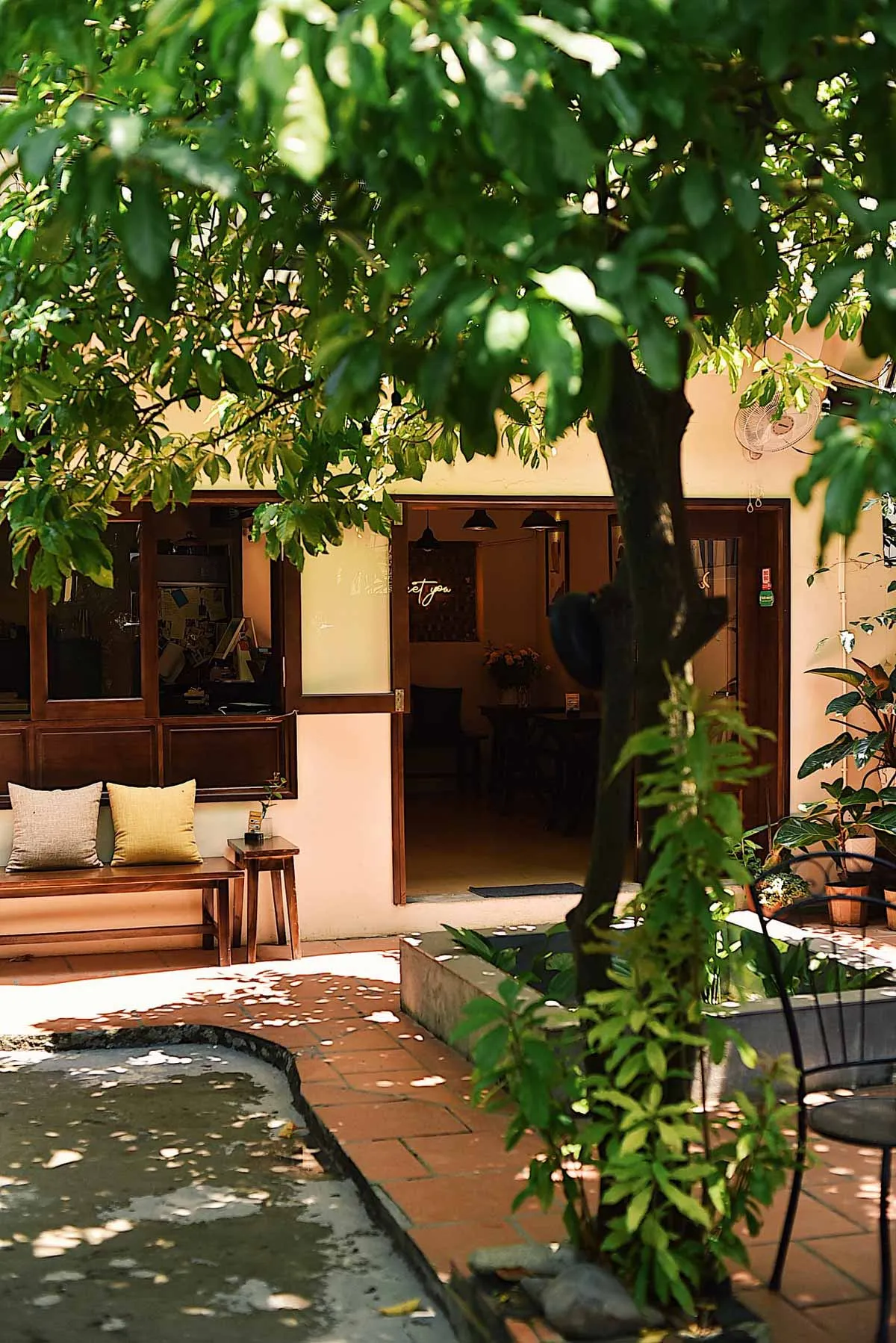 Không gian vườn trong Bắc Cafe