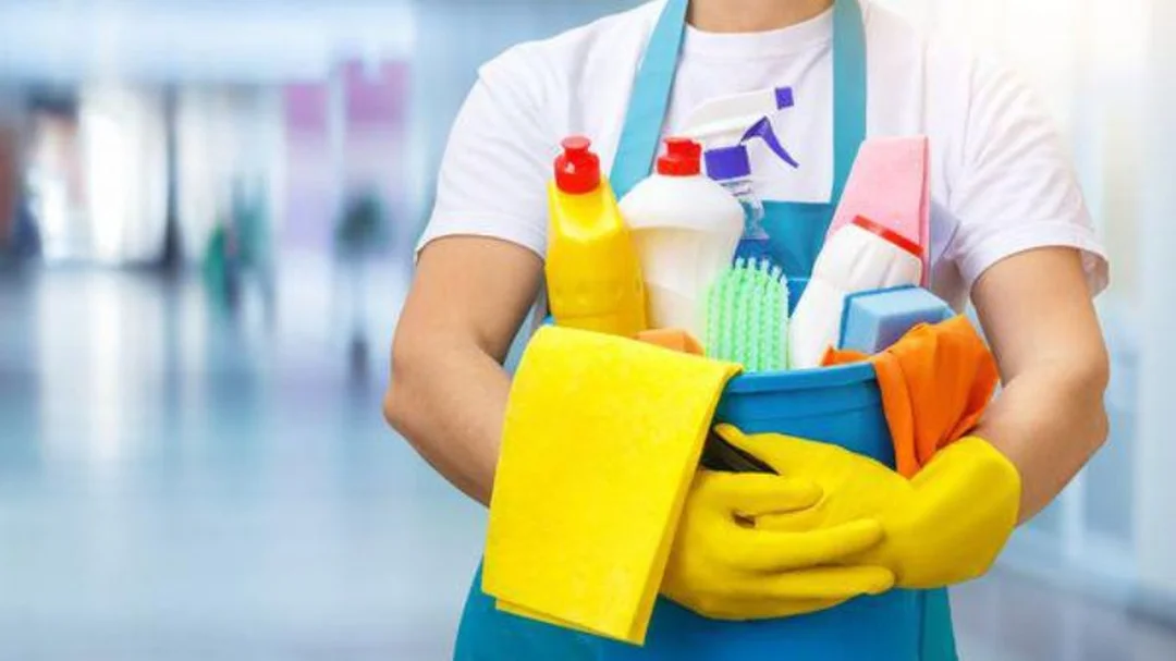 cách chọn nước lau sàn đuổi côn trùng phù hợp diện tích nhà