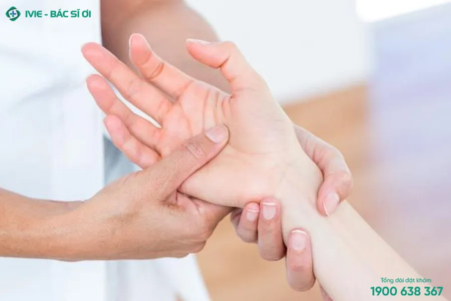 Vết cắn không tự lành hay triệu chứng kéo dài bạn nên thăm khám với bác sĩ để được điều trị phù hợp