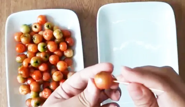 Sơ chế trái cây làm cocktail trái cây