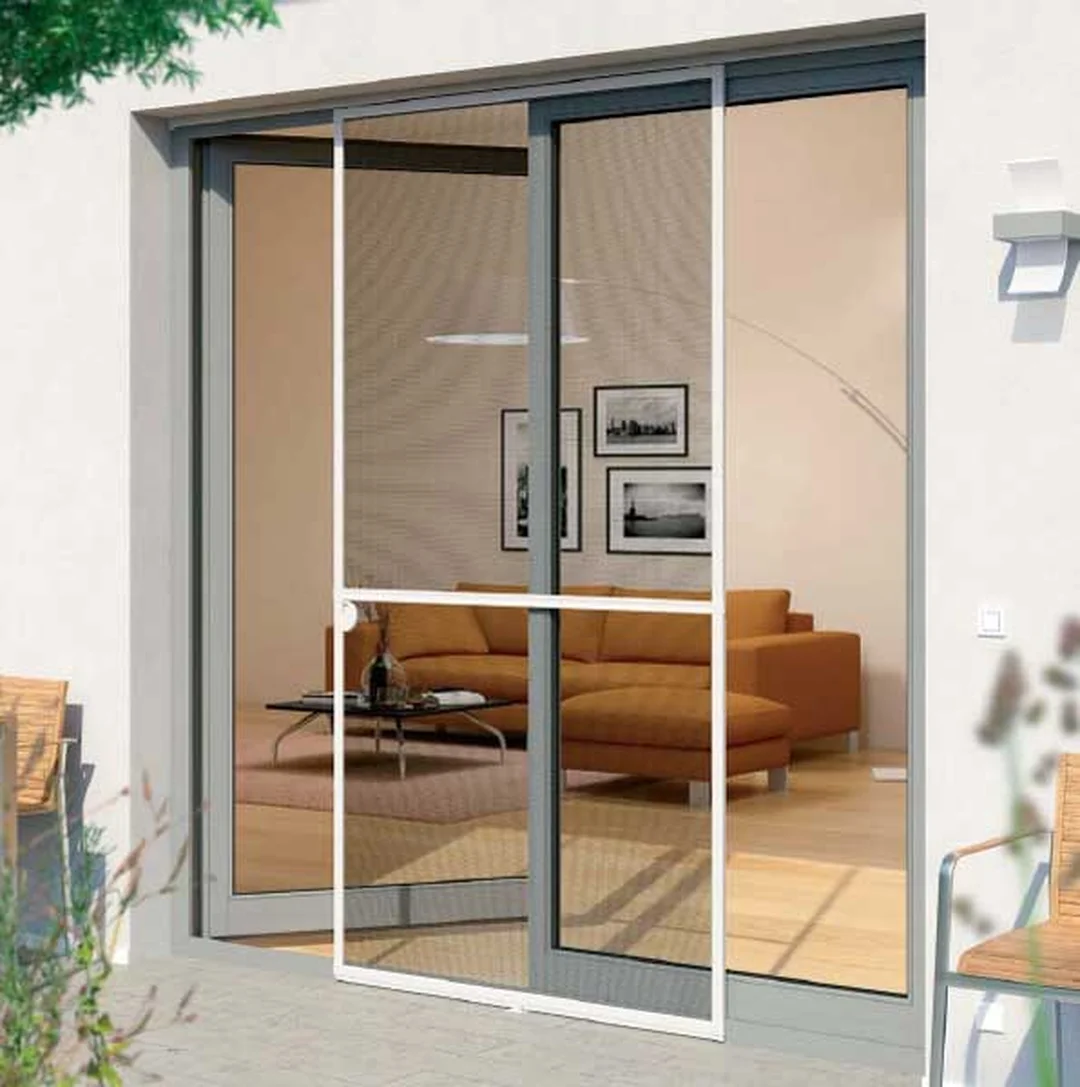cách ngăn côn trùng vào nhà bằng lắp lưới chống muỗi và cửa lưới