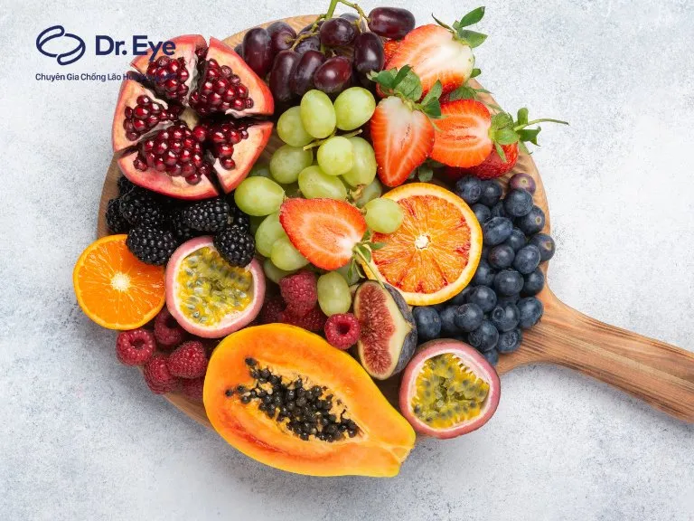 Mô tả các loại trái cây giàu dưỡng chất hỗ trợ phục hồi vết thương sau khi cắt mí mắt