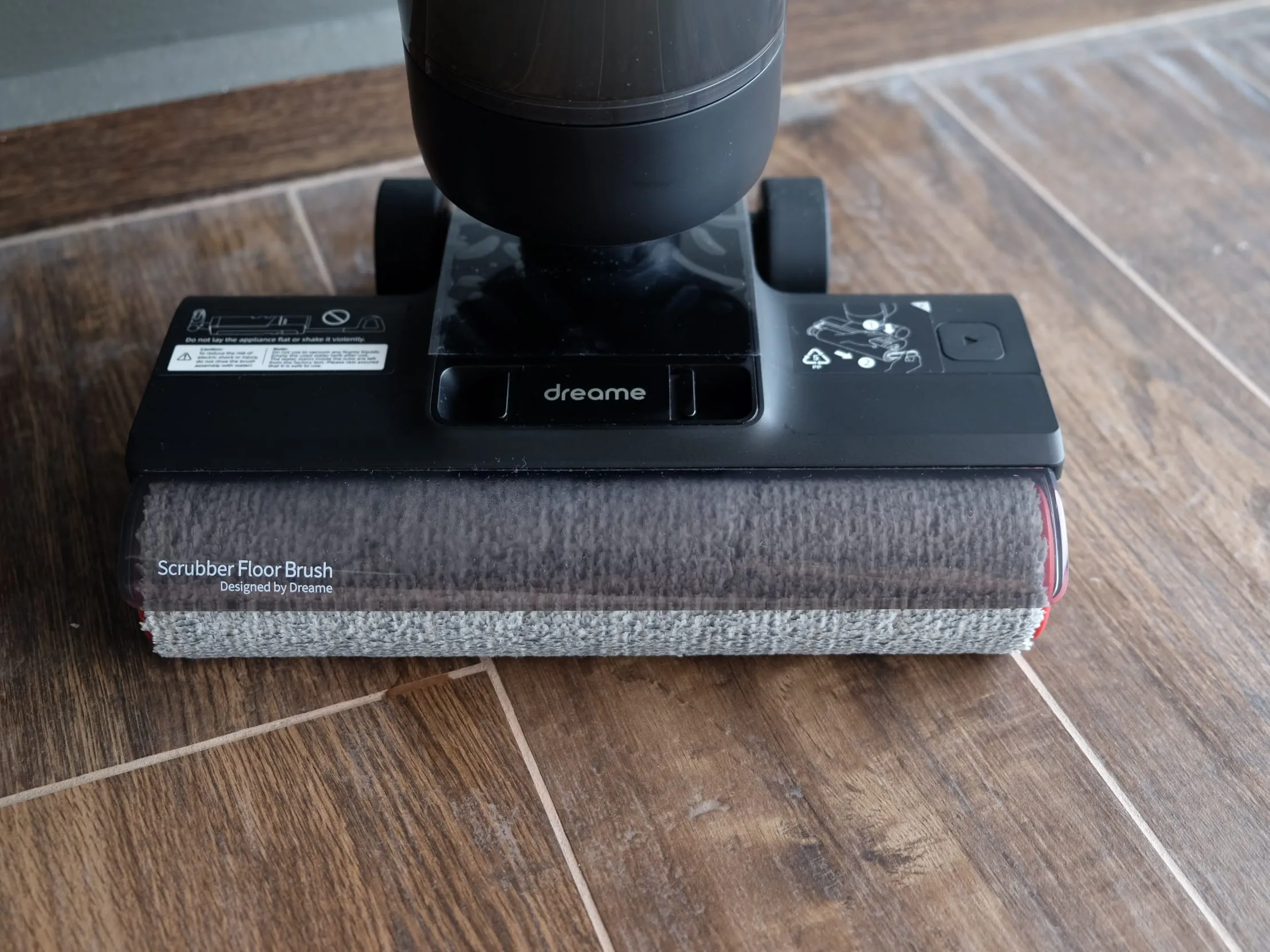 Màn hình OLED hiển thị rõ nét các thông số kỹ thuật khi máy vận hành