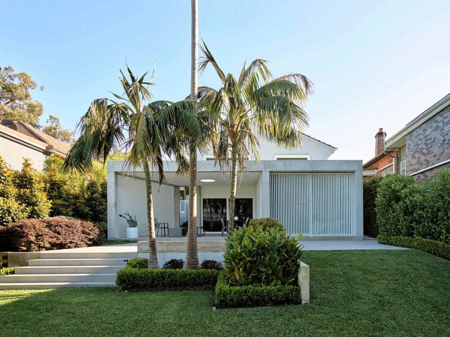 Hàng cau vua tạo lối vào ấn tượng