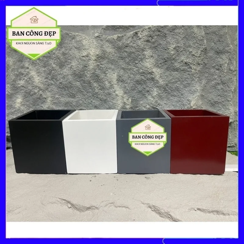 Chậu Nhựa Trồng Cây Ban Công: Giải Pháp Xanh Cho Không Gian Sống Hiện Đại