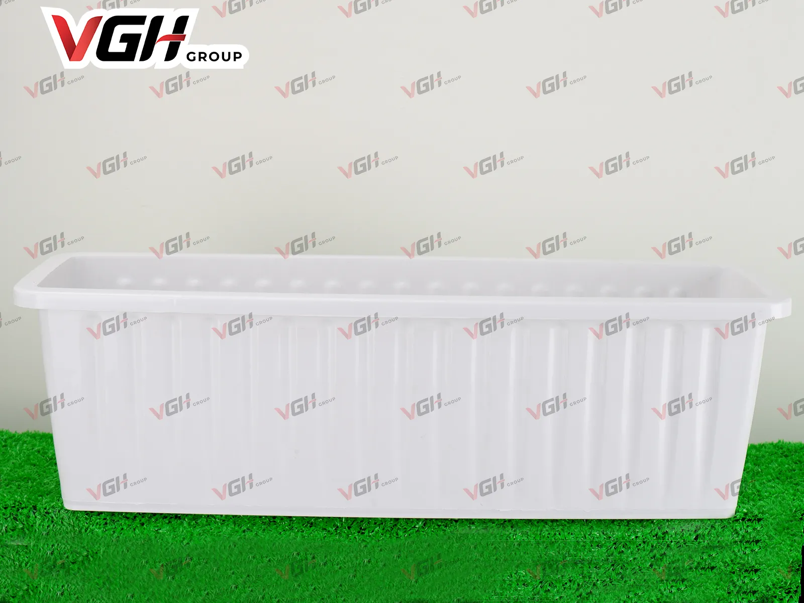 Chậu nhựa dài sọc trơn