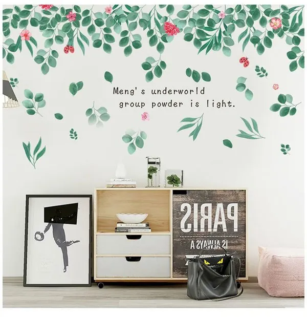 Decal dán tường giàn lá xanh tạo cảm giác thiên nhiên trong phòng khách