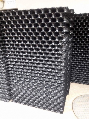 Giá Thể Vi Sinh Tổ Ong Chất Lượng Cho Hệ Thống Xử Lý Nước