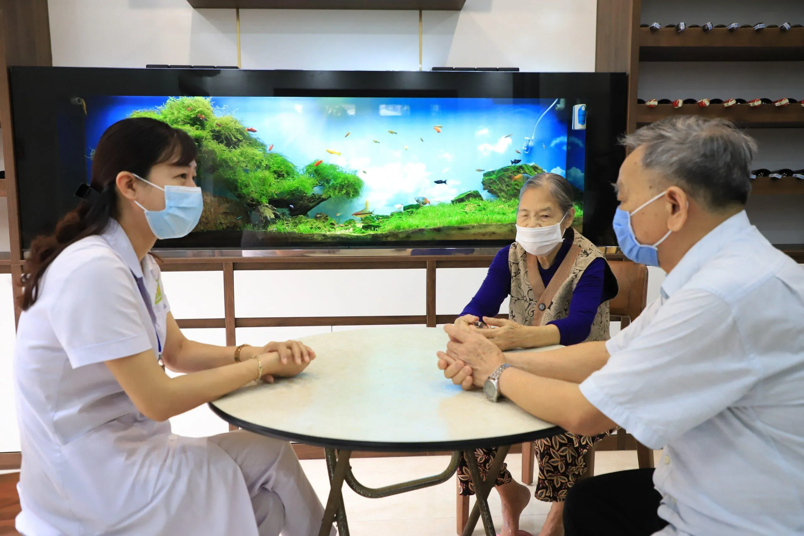 Tư vấn dinh dưỡng cho người cao tuổi tại nhà