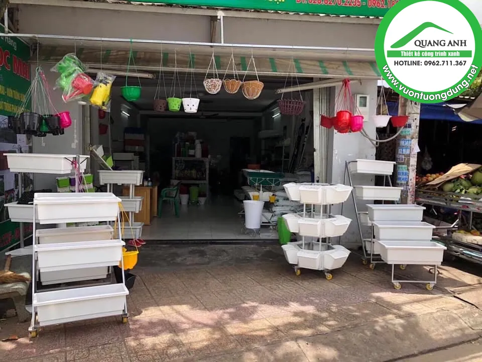 Giàn trồng rau sạch tại nhà sử dụng sắt V lỗ bền chắc