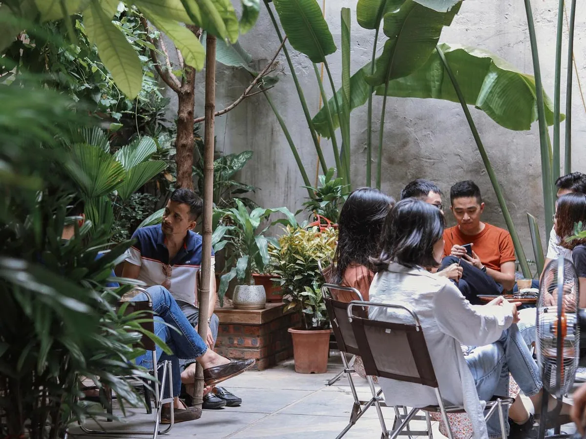 Sân vườn Inside Cafe