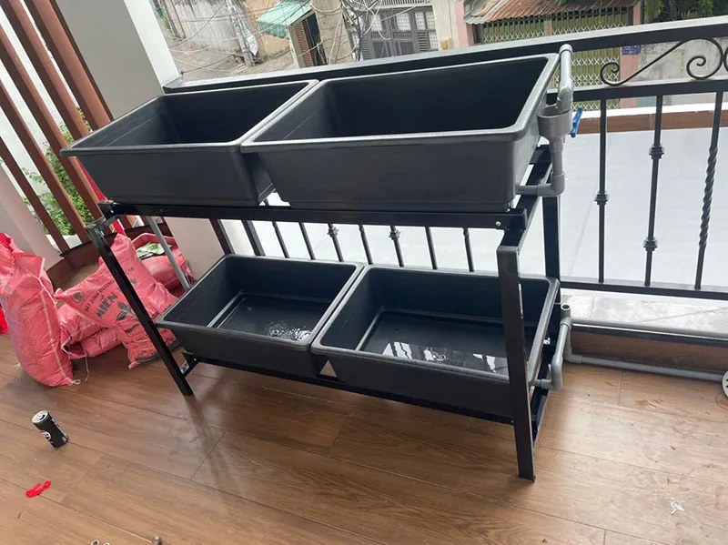 Kệ trồng rau ban công nhỏ