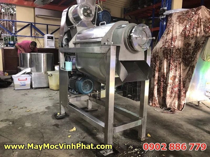 Hình ảnh máy ép nước trái cây công nghiệp năng suất cao, hiệu quả lâu dài do Vĩnh Phát chế tạo