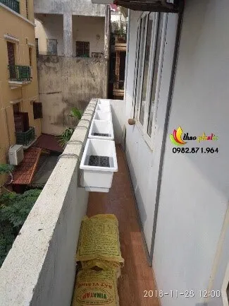 Cận cảnh mối hàn chắc chắn của khung treo ban công chịu lực