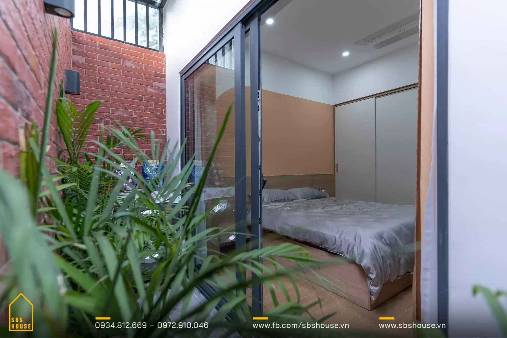 Cây Cau Tiểu Trâm nhỏ gọn phù hợp đặt tại các góc kệ trang trí trong nhà