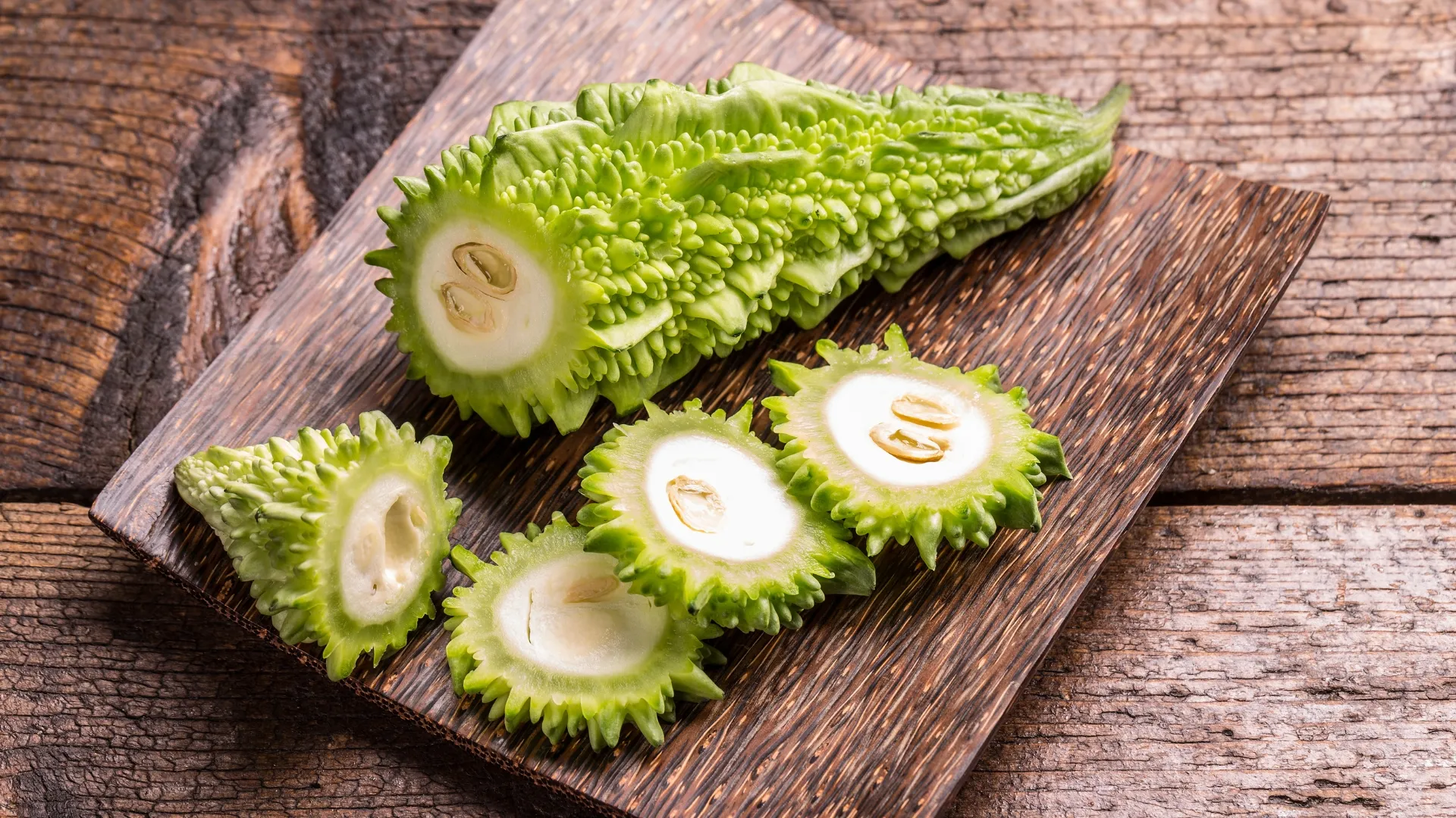 Các hợp chất trong mướp đắng có thể kích thích tử cung, làm tăng nguy cơ sảy thai hoặc sinh non