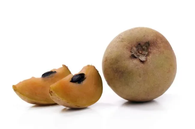 Quả hồng xiêm chín, vỏ nâu bóng
