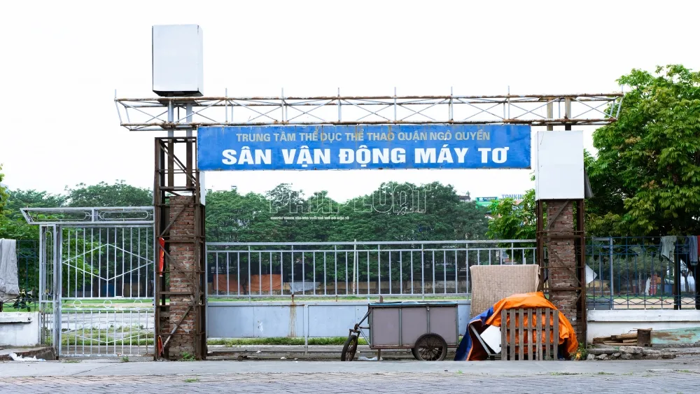 Sân vận động Máy Tơ hiện tại với các công trình xây dựng cũ kỹ, ít được sử dụng hiệu quả