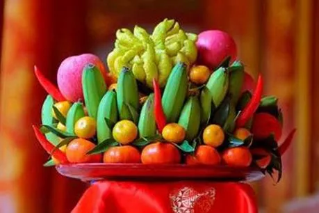 Mâm ngũ quả với đầy đủ sắc màu mang lại sự thịnh vượng cho gia chủ