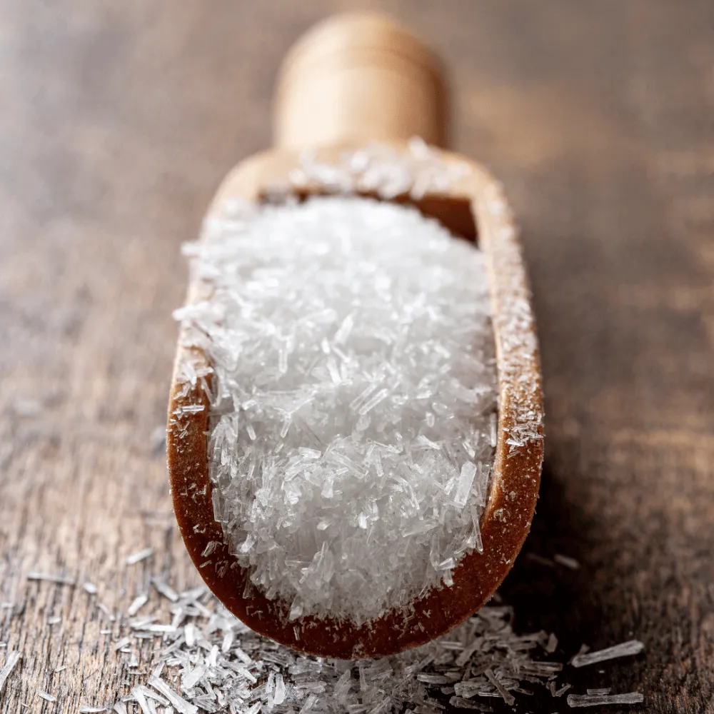 Bột ngọt hay mì chính chứa hàm lượng Axit Glutamic hỗ trợ quá trình trao đổi chất của cây