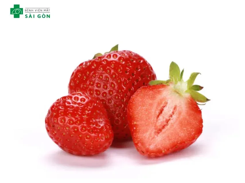 Dâu tây giàu chất chống oxy hóa và vitamin C hỗ trợ sức khỏe não bộ