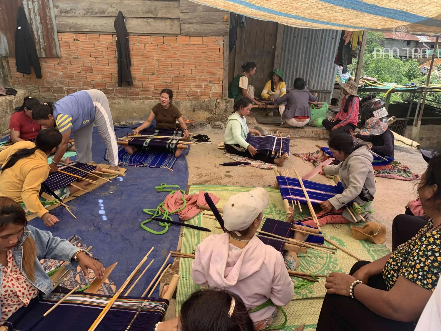 Nghệ thuật nhuộm thủ công truyền thống của người K'Ho tại Đà Lạt