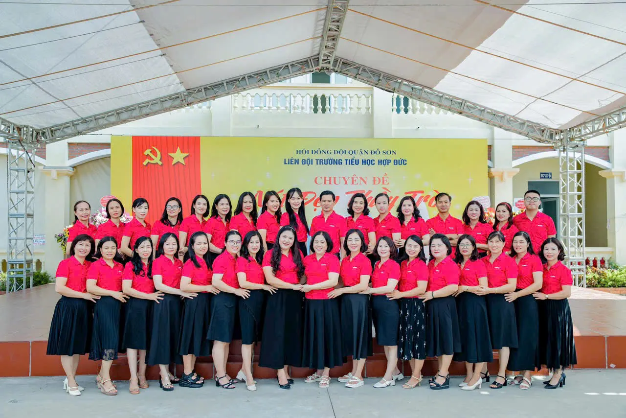 Các hoạt động ý nghĩa của học sinh hướng về ngày Nhà giáo Việt Nam